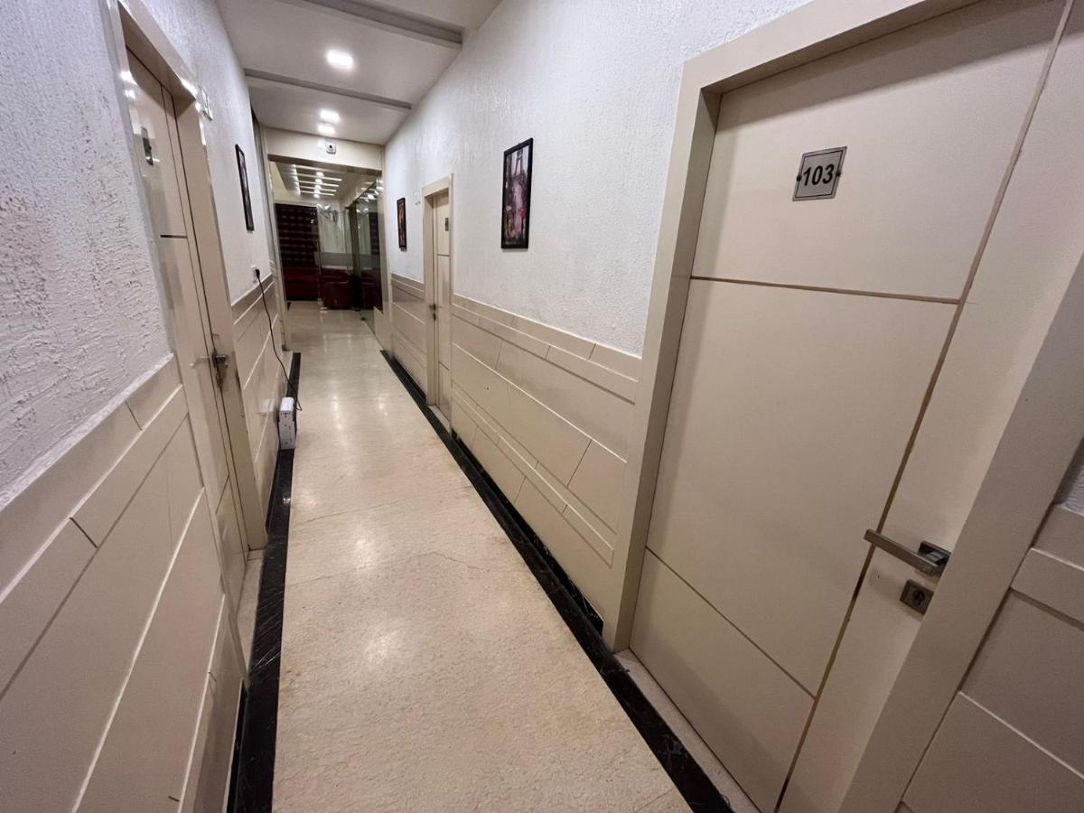 Hotel Sahib'S Red Carpet - Family & Corporate Hotel Chain Agra (Uttar Pradesh) Exterior foto