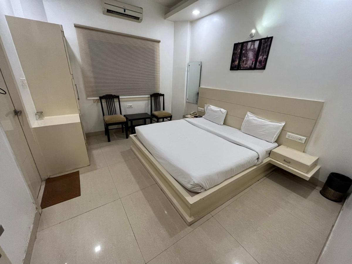 Hotel Sahib'S Red Carpet - Family & Corporate Hotel Chain Agra (Uttar Pradesh) Exterior foto