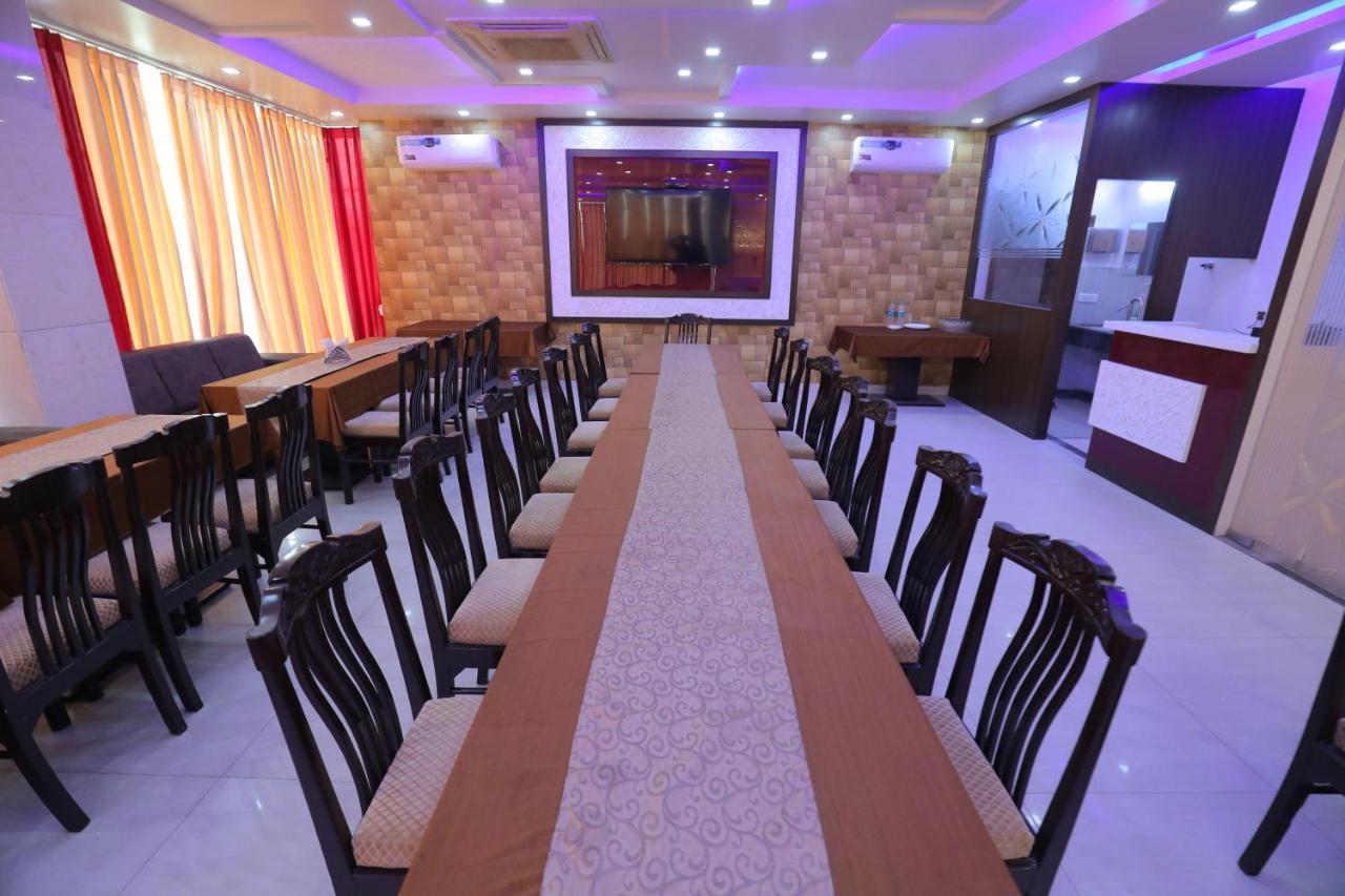 Hotel Sahib'S Red Carpet - Family & Corporate Hotel Chain Agra (Uttar Pradesh) Exterior foto