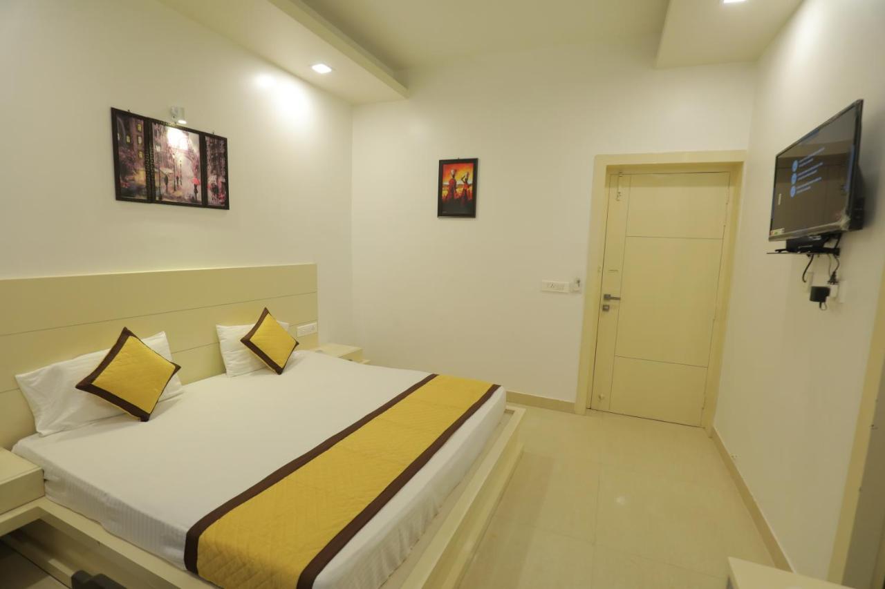 Hotel Sahib'S Red Carpet - Family & Corporate Hotel Chain Agra (Uttar Pradesh) Exterior foto