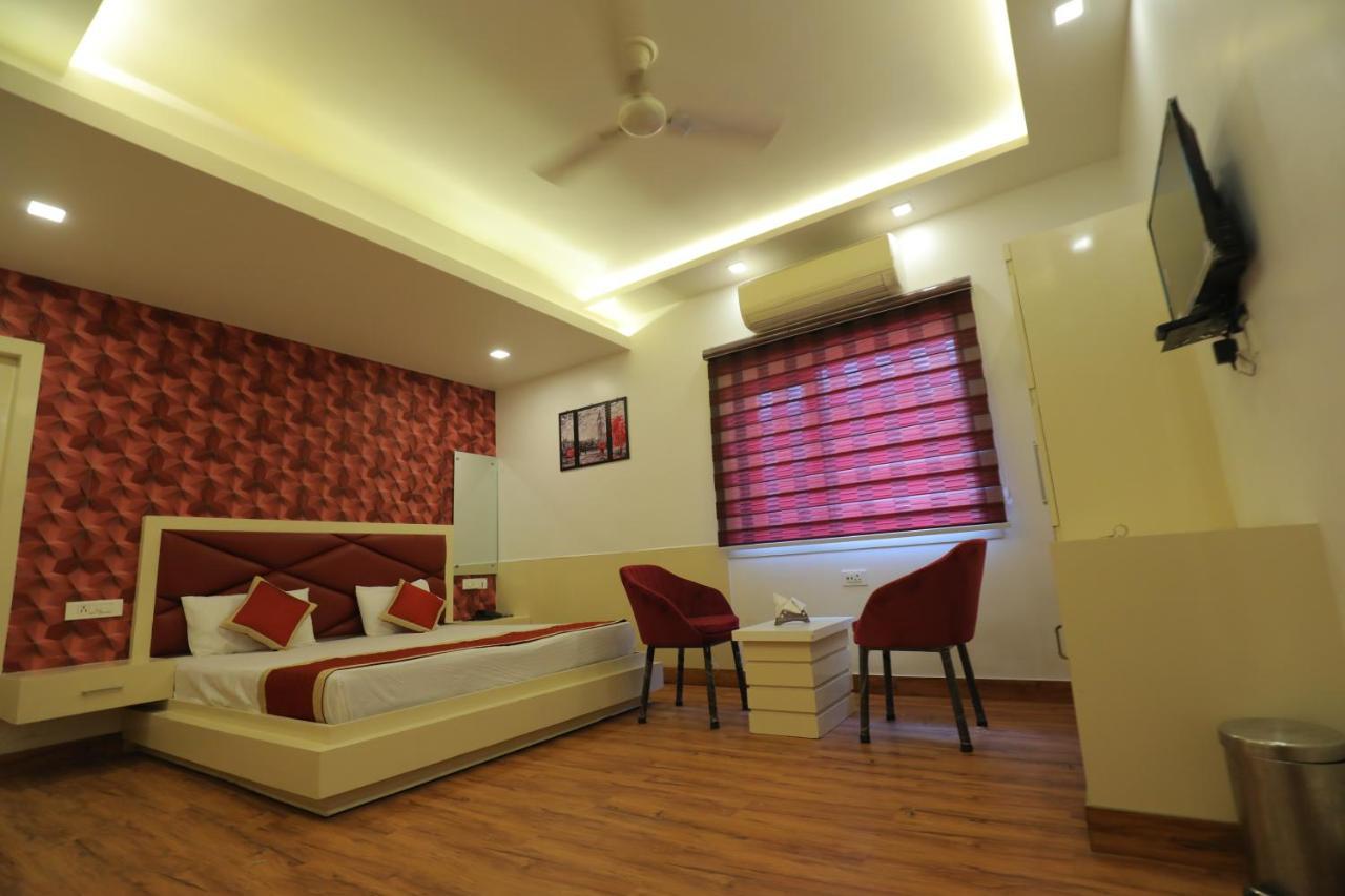 Hotel Sahib'S Red Carpet - Family & Corporate Hotel Chain Agra (Uttar Pradesh) Exterior foto