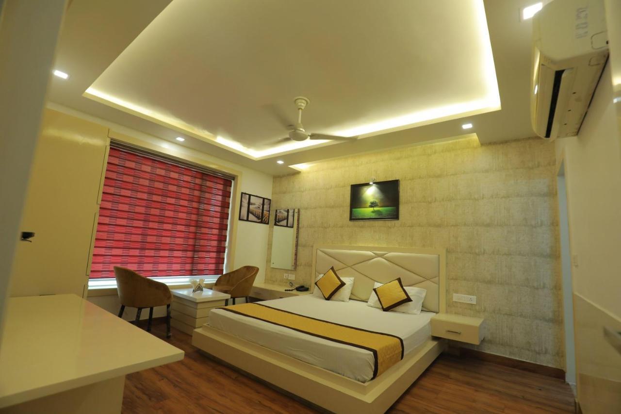Hotel Sahib'S Red Carpet - Family & Corporate Hotel Chain Agra (Uttar Pradesh) Exterior foto