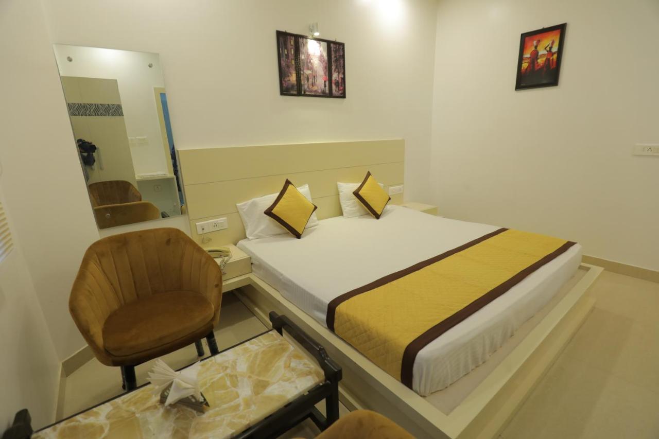 Hotel Sahib'S Red Carpet - Family & Corporate Hotel Chain Agra (Uttar Pradesh) Exterior foto