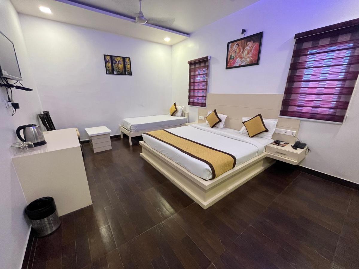 Hotel Sahib'S Red Carpet - Family & Corporate Hotel Chain Agra (Uttar Pradesh) Exterior foto